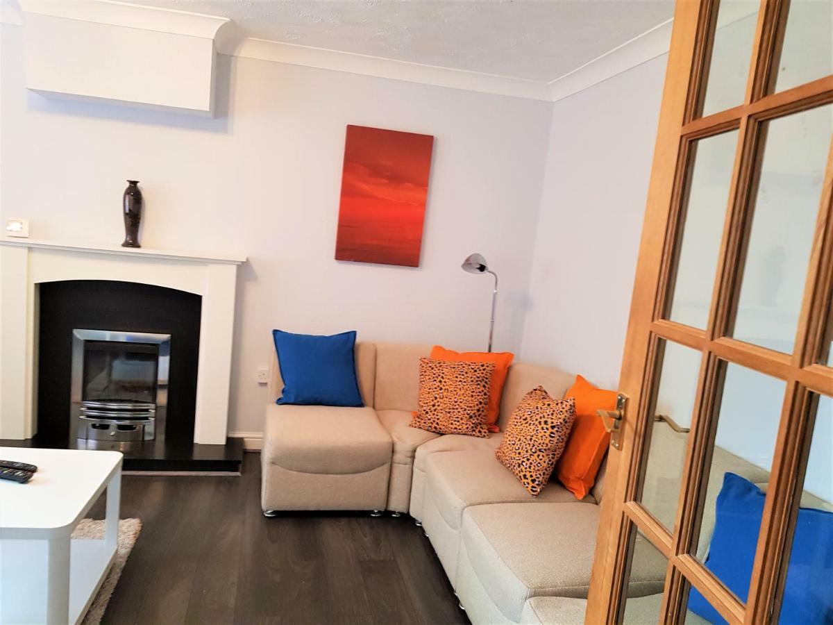 Penllech House - Huku Kwetu Notts - 3 Bedroom Spacious Lovely And Cosy With A Free Parking- Affordable And Suitable To Group Business Travellers นอตติงแฮม ภายนอก รูปภาพ