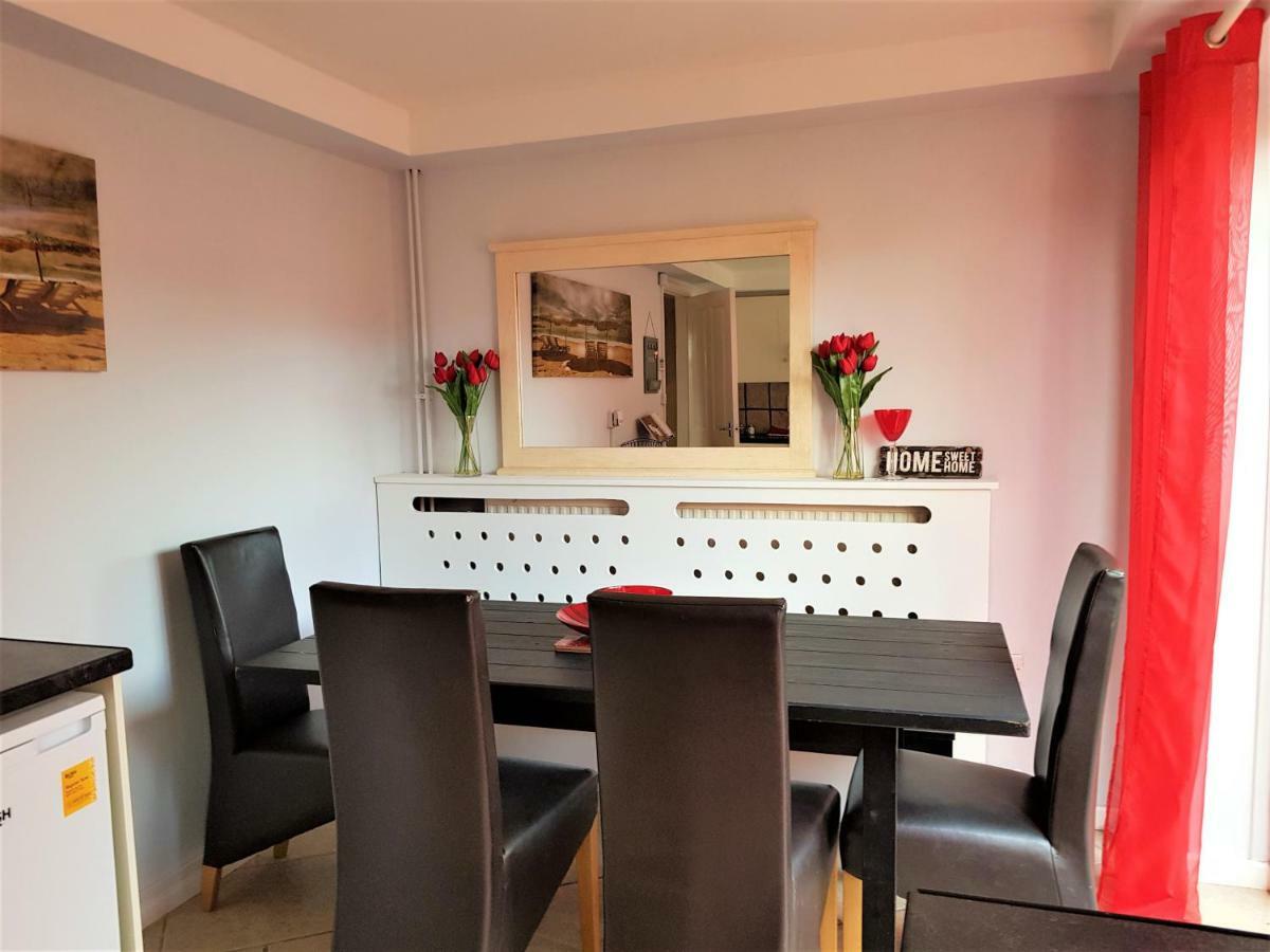 Penllech House - Huku Kwetu Notts - 3 Bedroom Spacious Lovely And Cosy With A Free Parking- Affordable And Suitable To Group Business Travellers นอตติงแฮม ภายนอก รูปภาพ