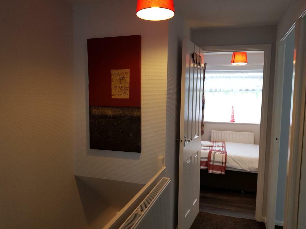Penllech House - Huku Kwetu Notts - 3 Bedroom Spacious Lovely And Cosy With A Free Parking- Affordable And Suitable To Group Business Travellers นอตติงแฮม ภายนอก รูปภาพ
